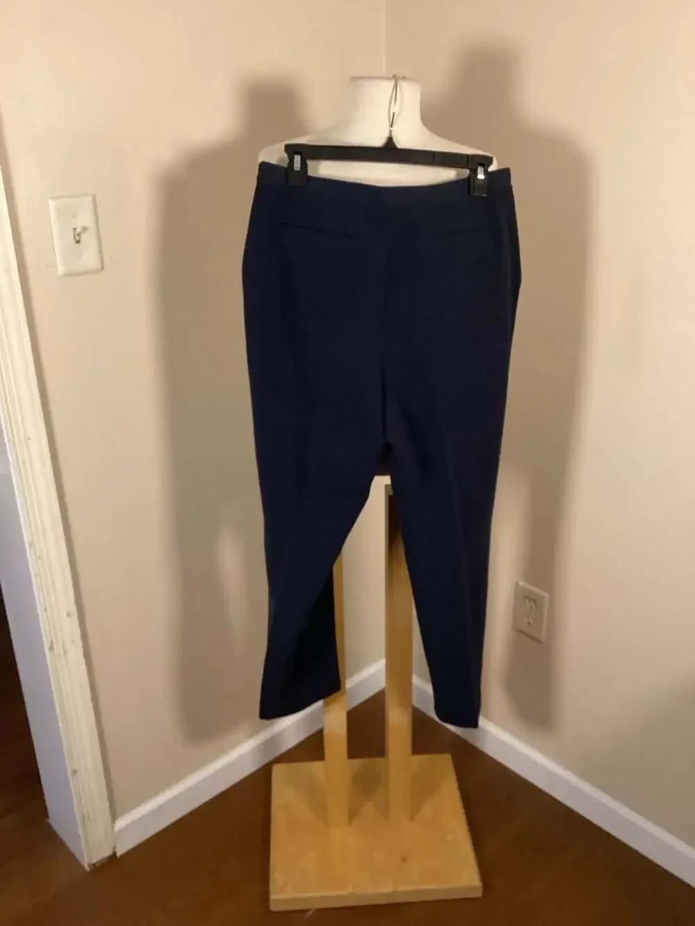 Ellen Tracy Navy Blue Slim Leg Ankle Trousers Size 8